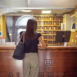 Grande Pensao Residencial Alcobia فندق 2*