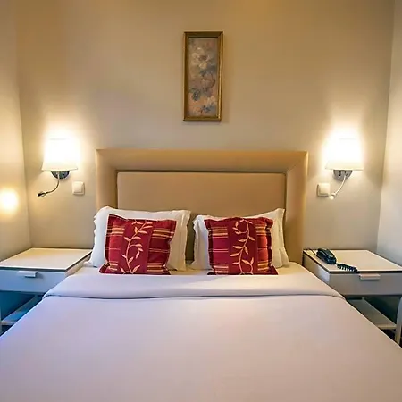 Grande Pensao Residencial Alcobia 2*