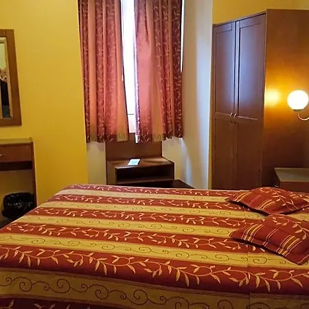 Otel Grande Pensao Residencial Alcobia 2*