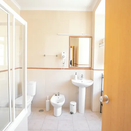 Grande Pensao Residencial Alcobia 2*