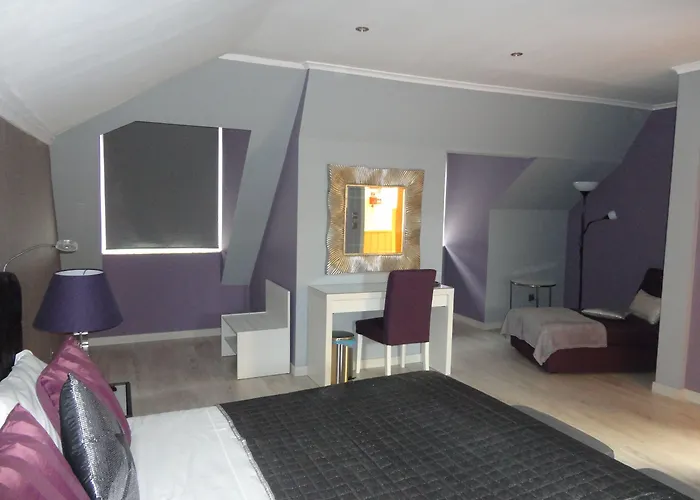 Grande Pensao Residencial Alcobia *