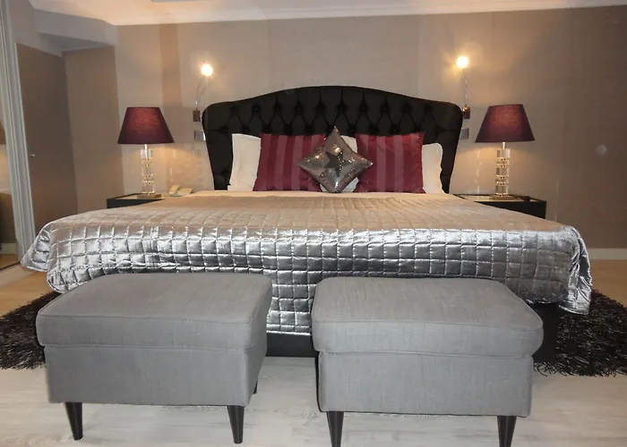 Grande Pensao Residencial Alcobia Hotel