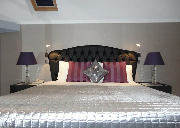 Grande Pensao Residencial Alcobia