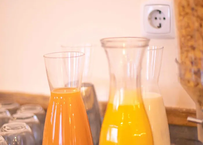 Grande Pensao Residencial Alcobia *