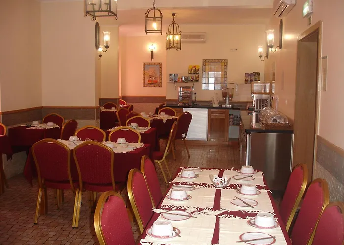 Grande Pensao Residencial Alcobia *