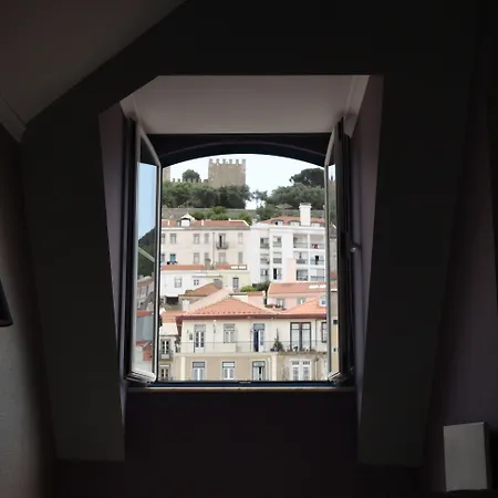 Grande Pensao Residencial Alcobia *