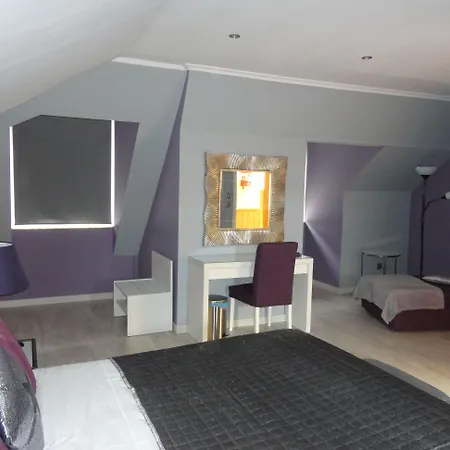 Grande Pensao Residencial Alcobia *