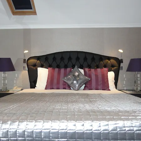 Grande Pensao Residencial Alcobia