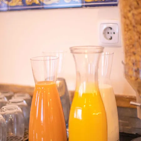 Grande Pensao Residencial Alcobia *